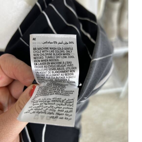 Alfani Women's Size M 3/4 Sleeve Black and White Graphic Tunic Blouse #0273 - Picture 7 of 10